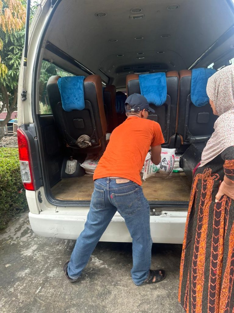 DNT Dalihan Natolu Bhineka Tunggal Ika Salurkan Bantuan untuk Korban Bencana Takengon