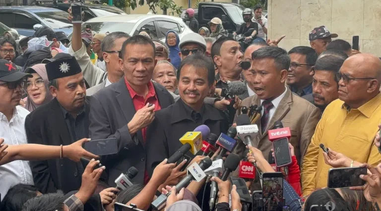 Kasus Ijazah Jokowi: Roy Suryo Cs Tetap Tersangka, Polisi Selesai Gelar Perkara Khusus